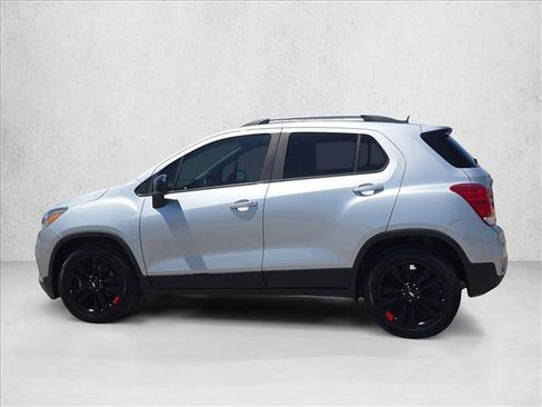 Used 2020 Chevrolet Trax LT w/ Redline Edition FWD image 9