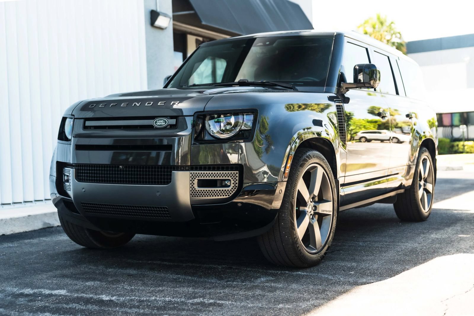 Used 2024 Land Rover Defender 130 Outbound AWD/4WD image 2