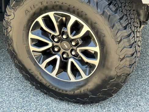 Used 2014 Ford F150 Raptor w/ Equipment Group 801A Luxury AWD/4WD image 7