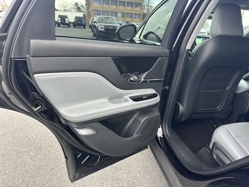 Used 2021 Lincoln Corsair AWD w/ Premium Package image 20