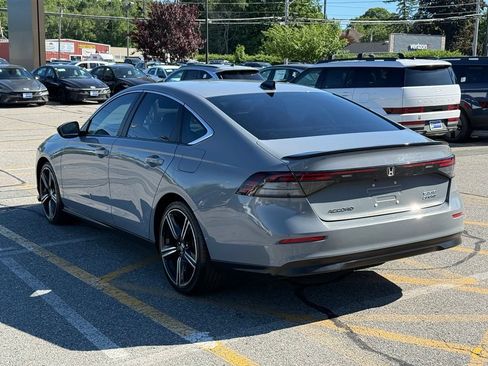 Used 2023 Honda Accord Sport image 3