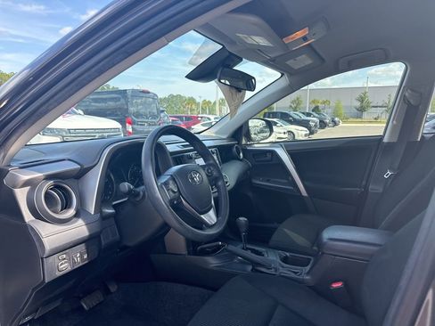 Used 2017 Toyota RAV4 LE image 6