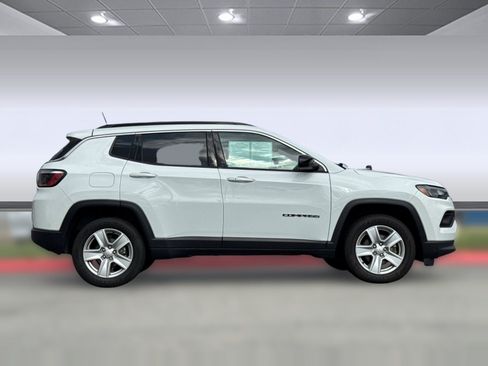 Used 2022 Jeep Compass Latitude AWD/4WD image 8