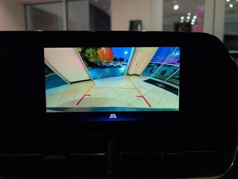 Used 2025 Chevrolet Trax RS w/ Driver Confidence Package image 17