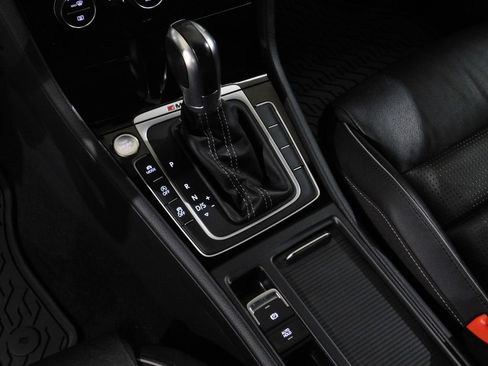 Used 2019 Volkswagen Golf R 4-Door AWD/4WD image 54