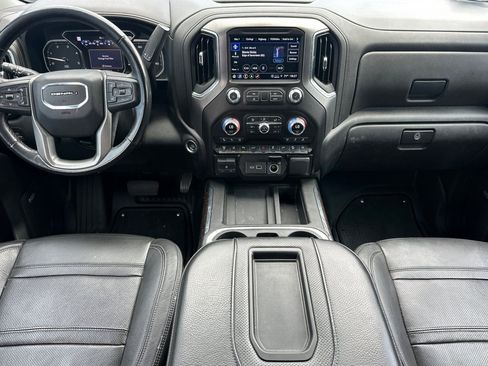 Used 2022 GMC Sierra 2500 Denali w/ Denali Black Diamond Edition AWD/4WD image 15