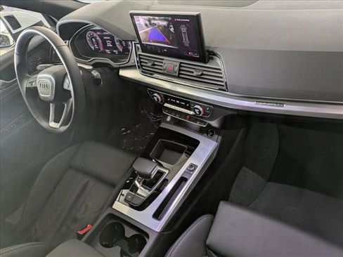 Certified 2025 Audi Q5 2.0T Premium image 20
