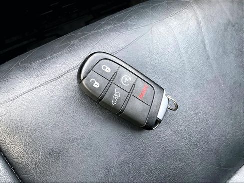 Used 2019 Jeep Grand Cherokee Limited image 30