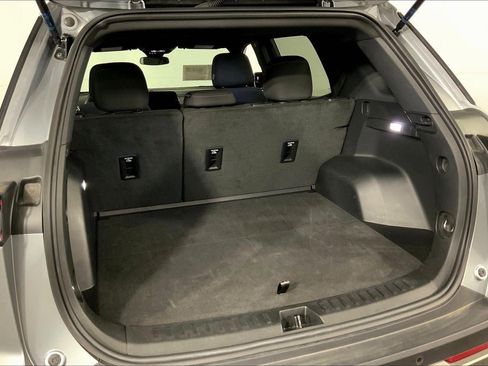 Used 2025 Chevrolet Equinox LT image 4