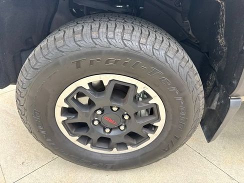 Used 2025 Toyota Tacoma TRD Off-Road w/ TRD Off Road Upgrade Package AWD/4WD image 12
