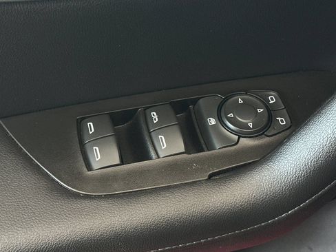 Used 2019 Chevrolet Blazer LT FWD image 12