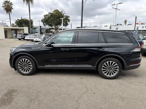 Used 2023 Lincoln Aviator Reserve RWD image 4