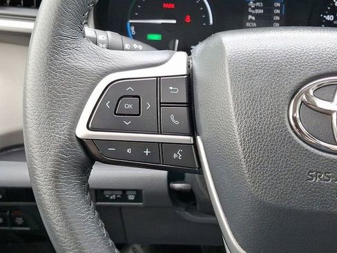 Used 2024 Toyota Sienna XLE AWD/4WD image 22