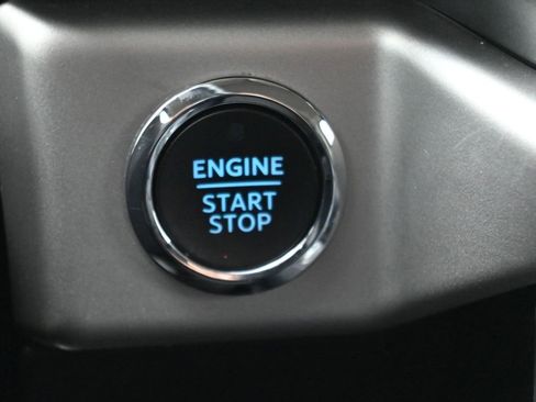 Used 2024 Ford Expedition XLT image 24