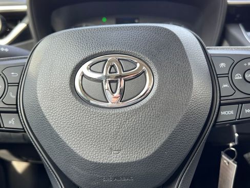 Certified 2023 Toyota Corolla LE image 32