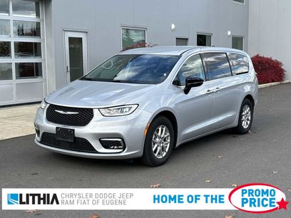 Certified 2024 Chrysler Pacifica Touring-L