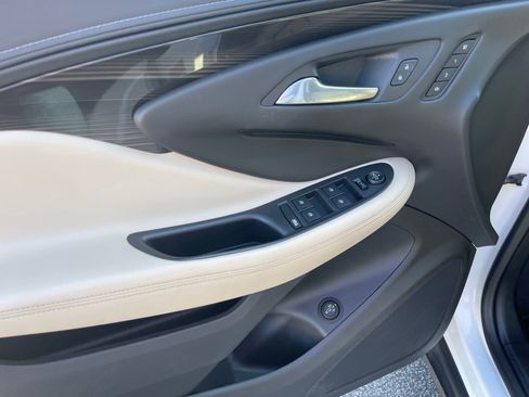 Used 2020 Buick Envision Essence image 14