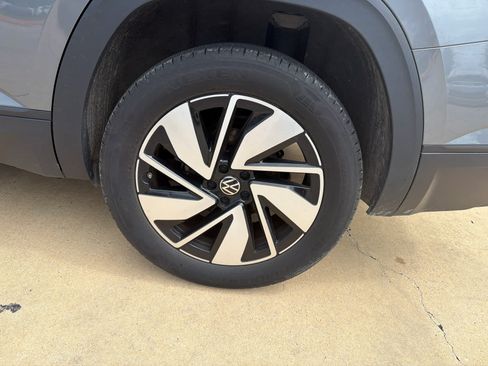 Used 2025 Volkswagen Atlas SE FWD image 6