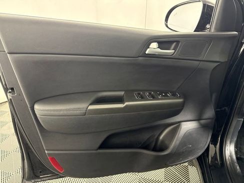 Used 2022 Kia Sportage Nightfall Edition image 20