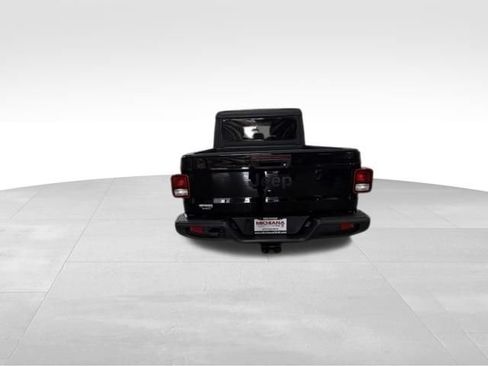 Used 2022 Jeep Gladiator Sport AWD/4WD image 11