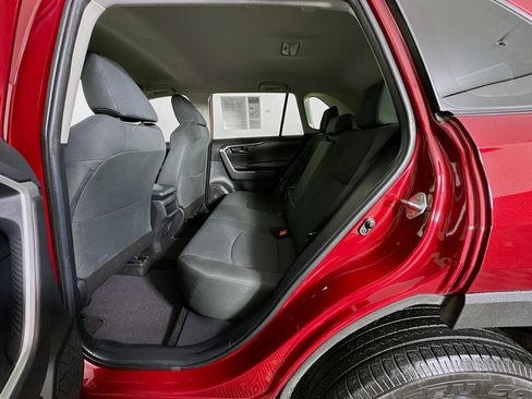 Used 2020 Toyota RAV4 LE image 26