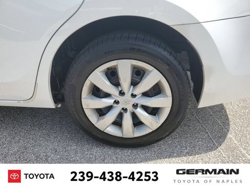 Used 2015 Toyota Corolla LE FWD image 12
