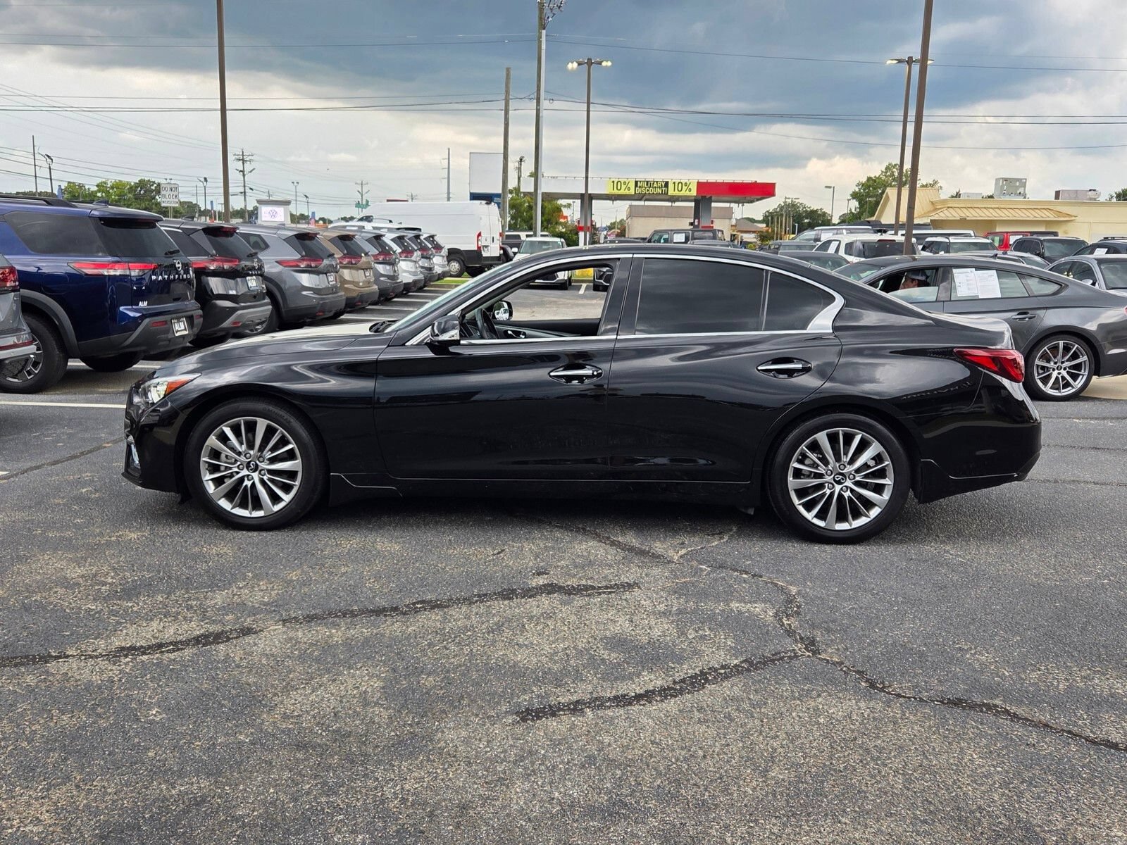 Used 2024 INFINITI Q50 Luxe w/ Cargo Package RWD image 4