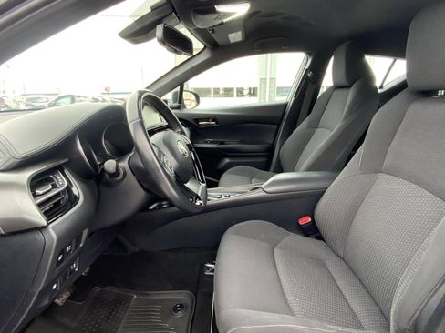 Used 2018 Toyota C-HR XLE image 10