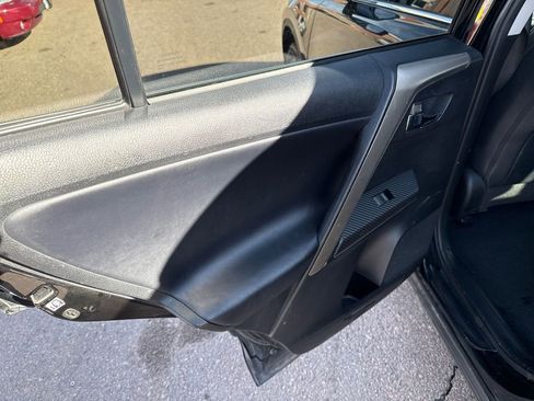 Used 2014 Toyota RAV4 Limited image 29
