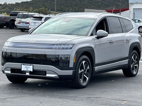 New 2026 Hyundai Ioniq 9 SE image 8