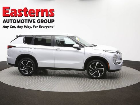 Used 2024 Mitsubishi Outlander SE AWD/4WD image 45