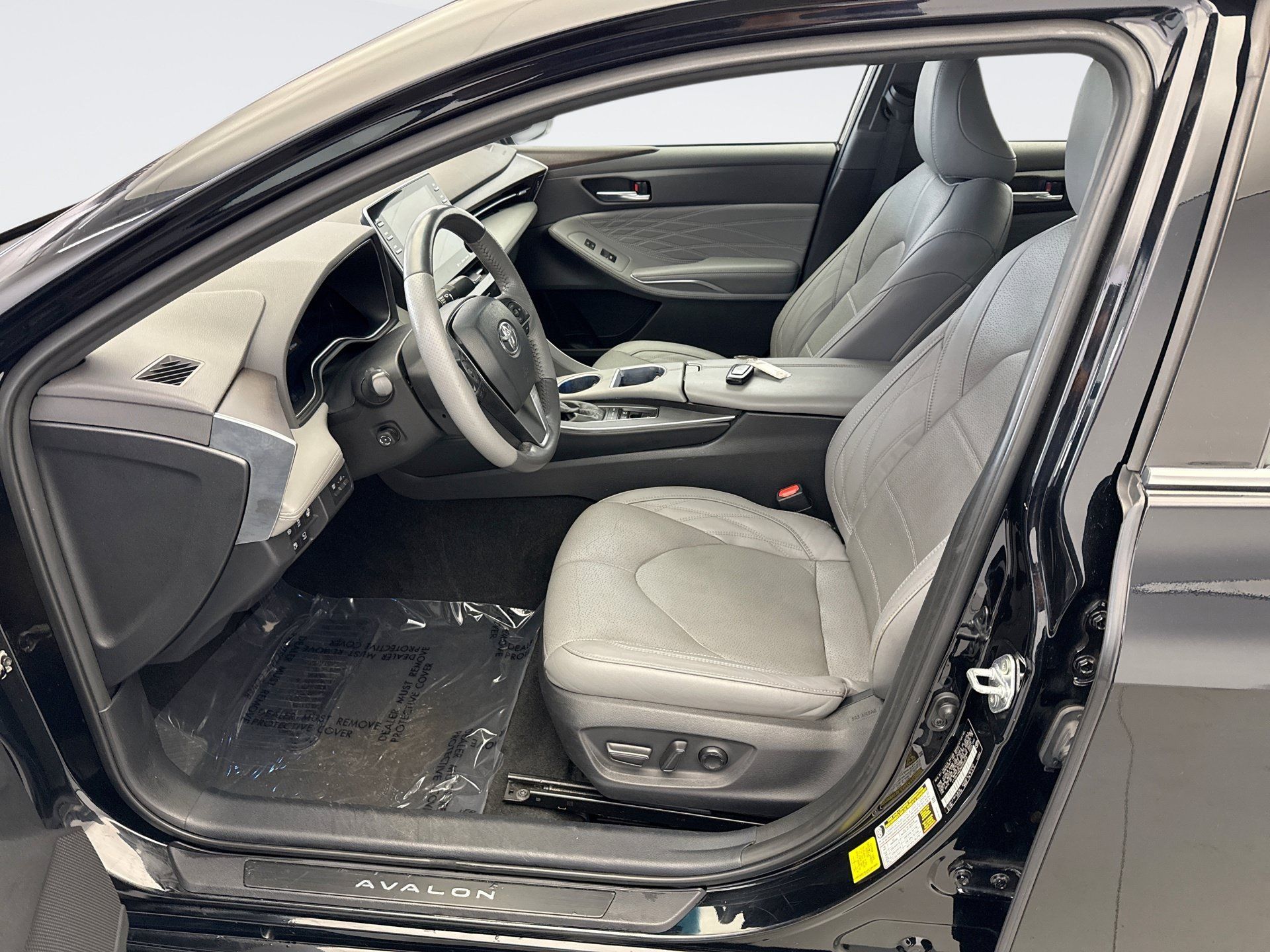 Used 2021 Toyota Avalon Limited w/ Advanced Safety Package FWD image 10