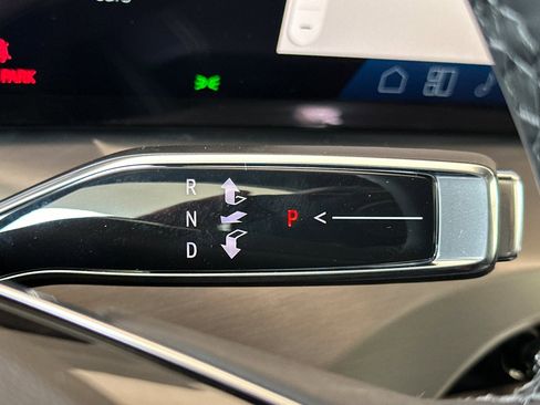 New 2026 Cadillac Vistiq Sport w/ LPO, Floor Liner Package image 21