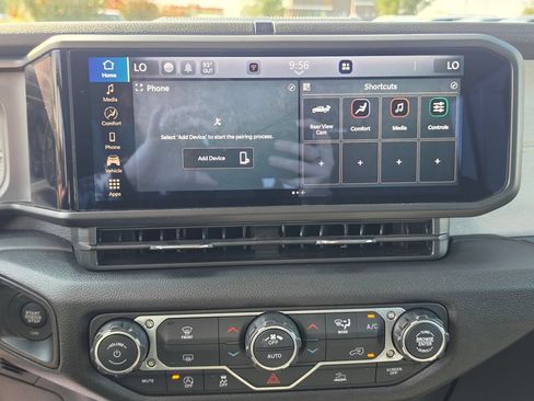 Used 2026 Jeep Gladiator Sport AWD/4WD image 23