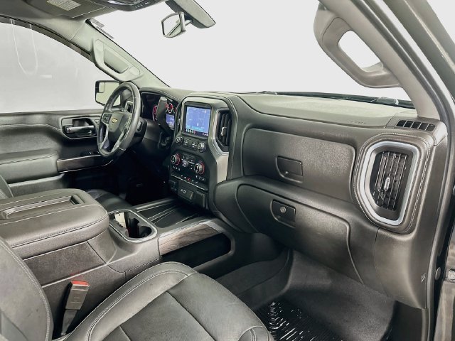 Used 2019 Chevrolet Silverado 1500 LTZ w/ LTZ Convenience Package AWD/4WD image 26