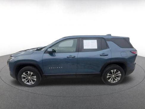 Used 2025 Chevrolet Equinox LT FWD image 9