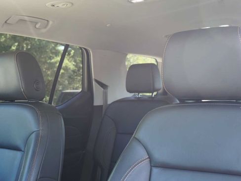 Used 2021 Chevrolet Traverse RS w/ LPO, Cargo Package FWD image 10