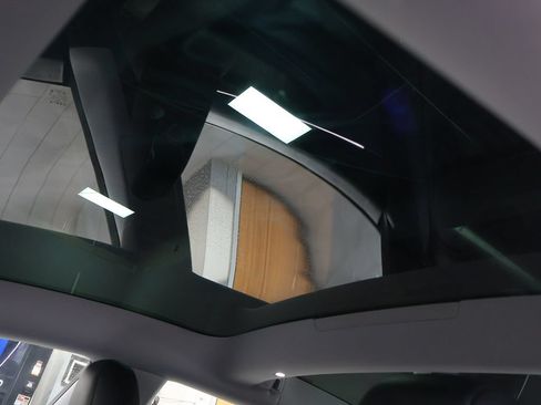 Used 2024 Tesla Model 3 Long Range RWD image 22