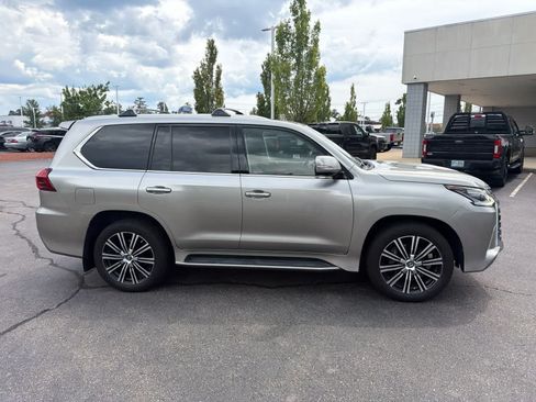 Used 2019 Lexus LX 570 4WD w/ Luxury Package image 8