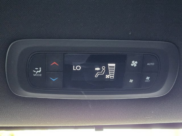 Certified 2025 Chrysler Pacifica Select FWD image 29
