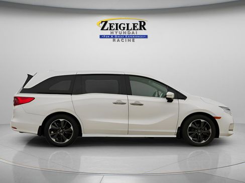 Used 2023 Honda Odyssey Elite image 9