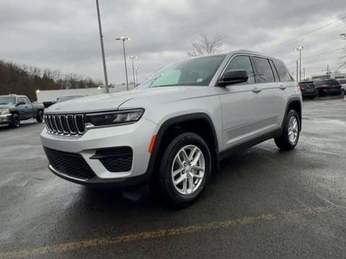New 2026 Jeep Grand Cherokee Laredo image 4