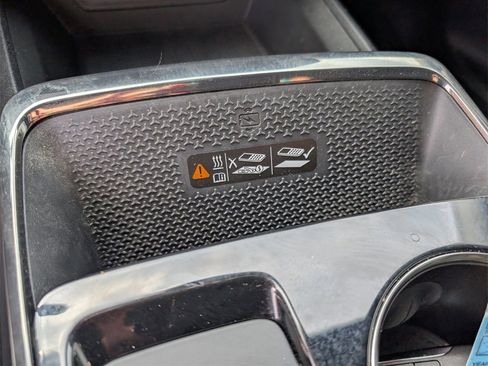 Used 2025 Chevrolet Equinox RS image 17