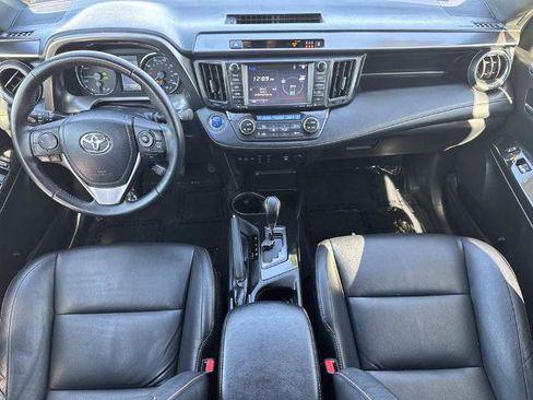 Used 2018 Toyota RAV4 SE w/ Advanced Technology Package image 8