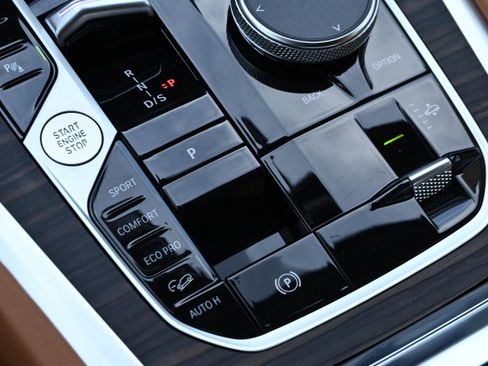 New 2026 BMW X6 xDrive40i w/ Climate Comfort Package image 20