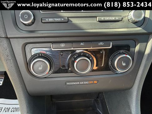 Used 2012 Volkswagen Golf 4-Door image 21