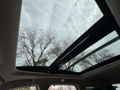 Used 2023 Nissan Pathfinder Platinum w/ Cargo Package image 34