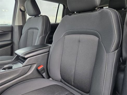 Used 2023 Jeep Grand Cherokee L Laredo image 13