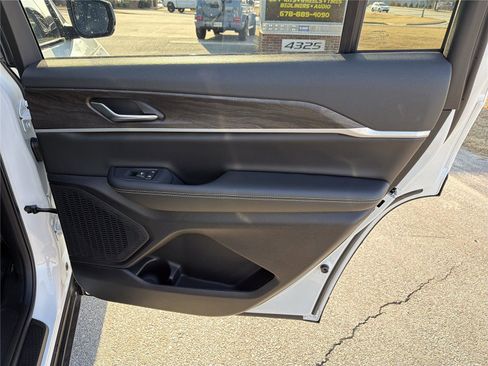 New 2025 Jeep Grand Cherokee L Limited w/ Black Appearance Package image 17