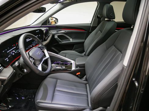 Certified 2025 Audi Q5 Premium w/ Convenience Package AWD/4WD image 19